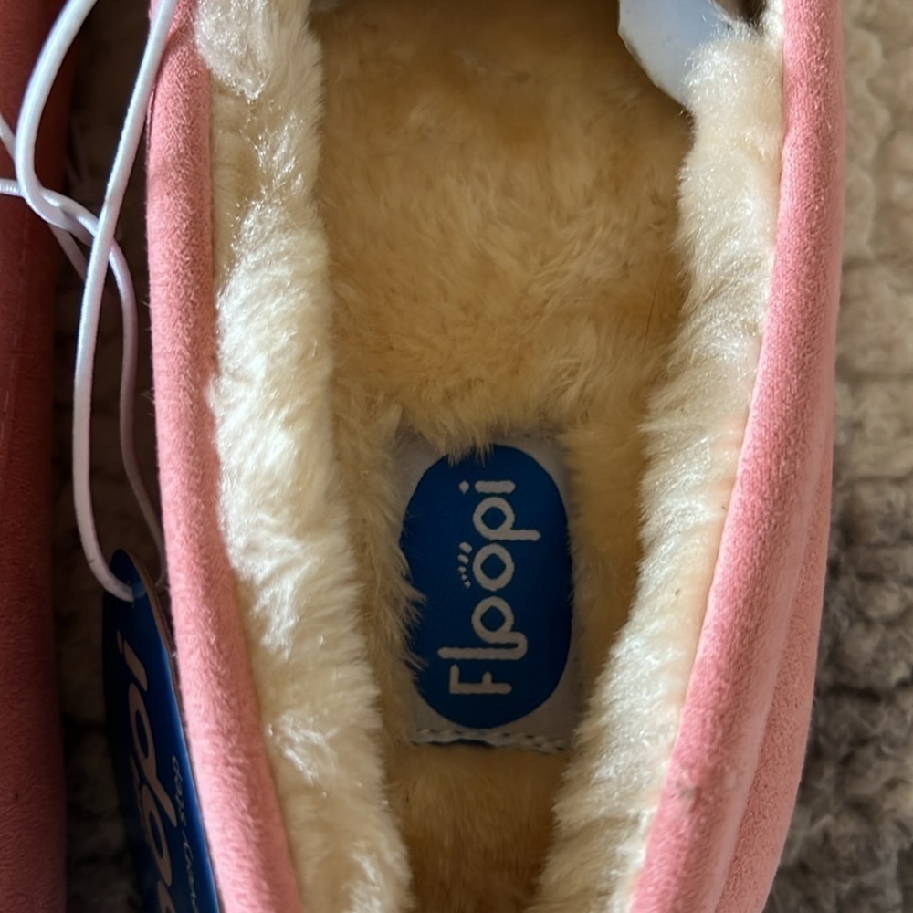 BNWT Floopi pink slipper shoes womens size 6 fur lined - Picture 2 of 5